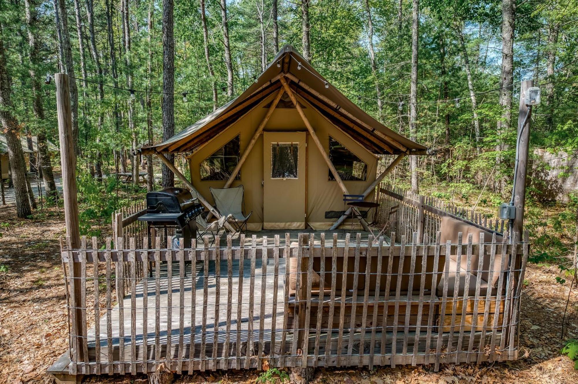 Отель Huttopia Southern Maine Сэнфорд Экстерьер фото