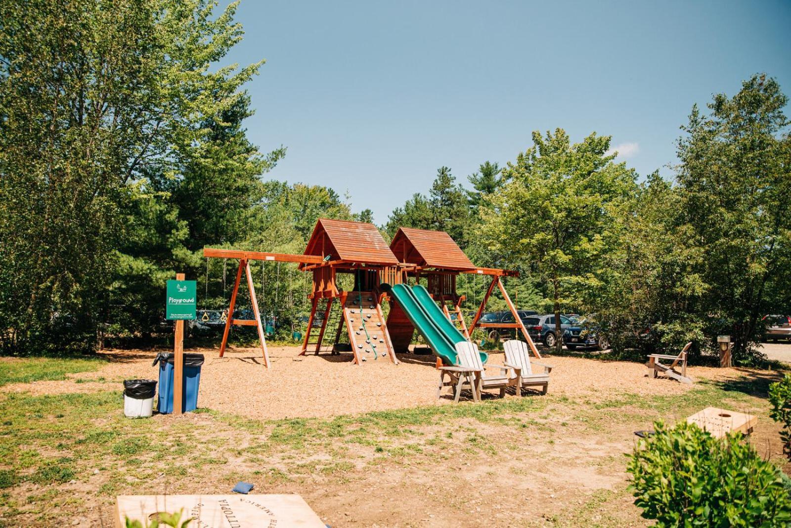 Отель Huttopia Southern Maine Сэнфорд Экстерьер фото