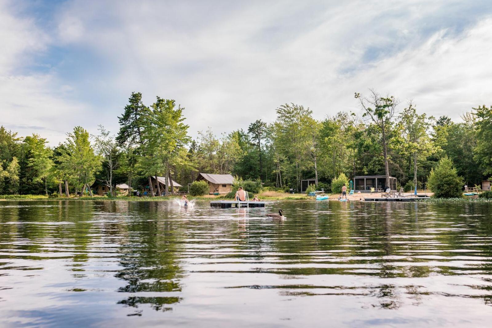 Отель Huttopia Southern Maine Сэнфорд Экстерьер фото