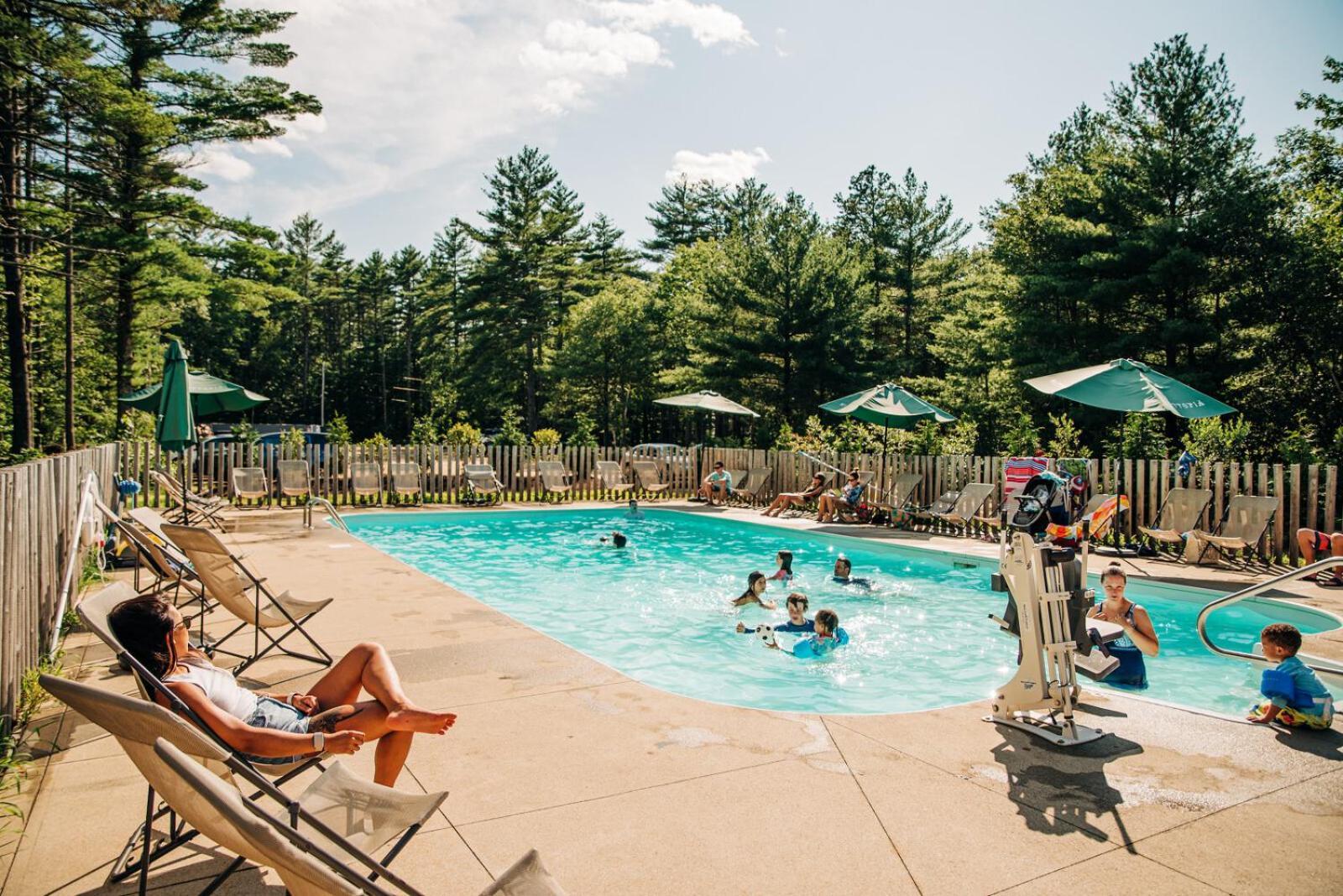 Отель Huttopia Southern Maine Сэнфорд Экстерьер фото